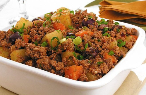 Carne moída com legumes