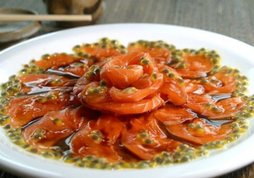 Carpaccio de salmão