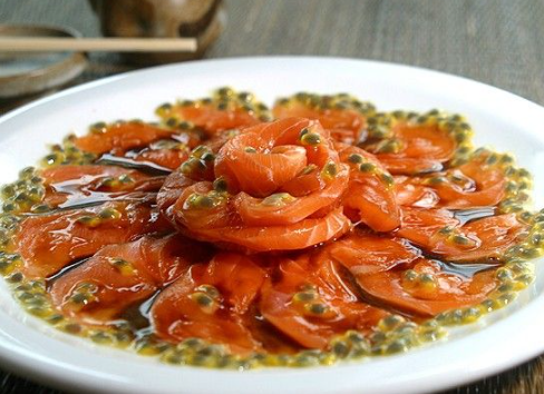 Carpaccio de salmão