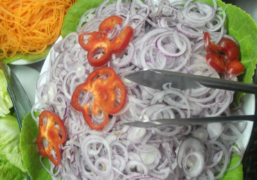 Salada de cebola