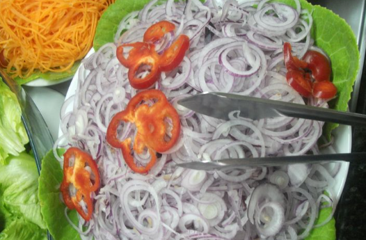 Salada de cebola