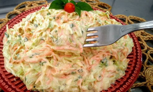 Salada de repolho com creme de leite