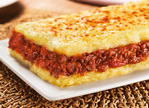 Escondidinho de linguiça