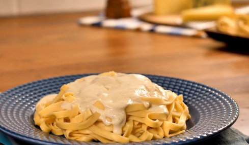 Molho de queijo para macarrão