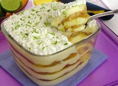 Mousse de limão com biscoito