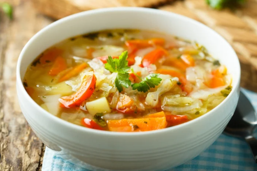 Sopa de macarrão com frango