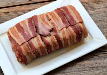 Bolo de carne com bacon