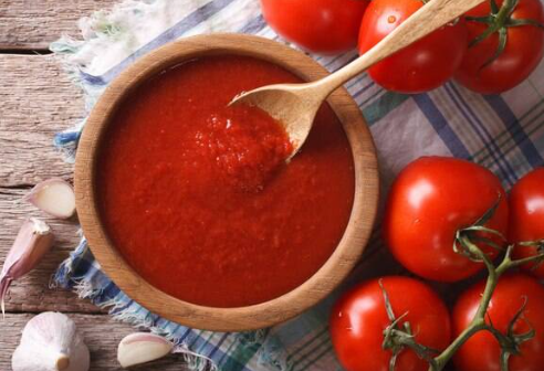 Molho de tomate na panela de pressão