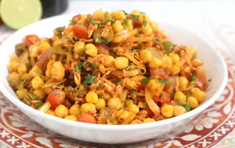 Salada de grão de bico com frango