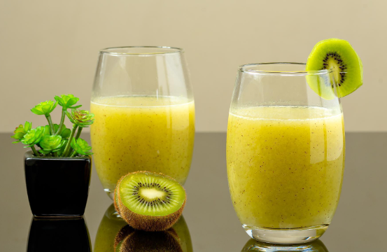 Suco de kiwi com maçã