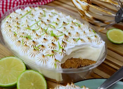 Torta de limão na travessa