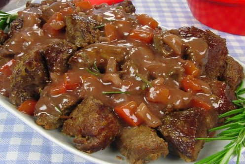 Carne de panela com molho