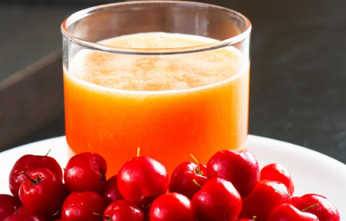 Suco de acerola com beterraba