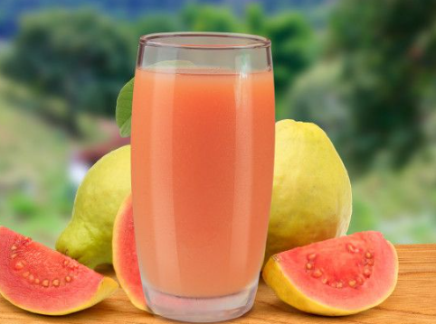 Suco de goiaba com maçã