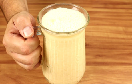 Suco de laranja com leite