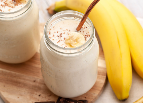 Vitamina de banana com aveia e leite em pó