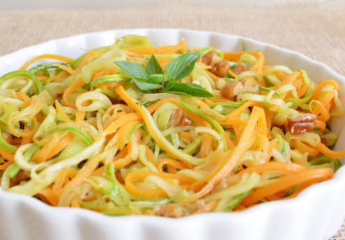 Macarrão com abobrinha e cenoura