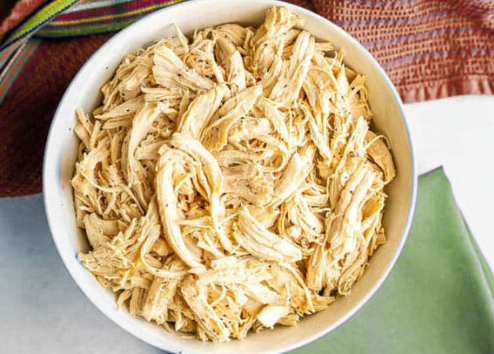 Peito de frango desfiado na panela de pressão