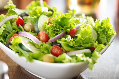 Salada de verduras crua