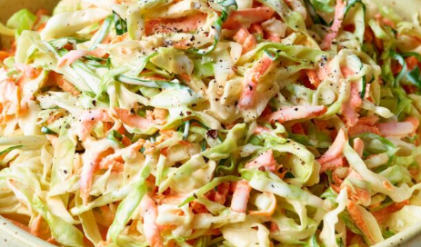 Salada tropical com creme de leite