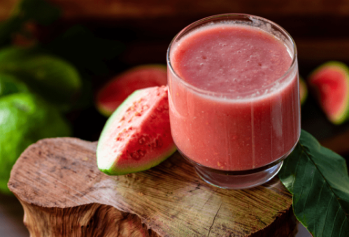 Suco de goiaba com laranja