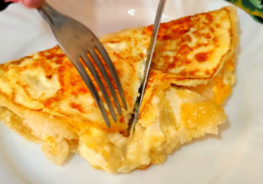 Tapioca invertida com ovo e queijo