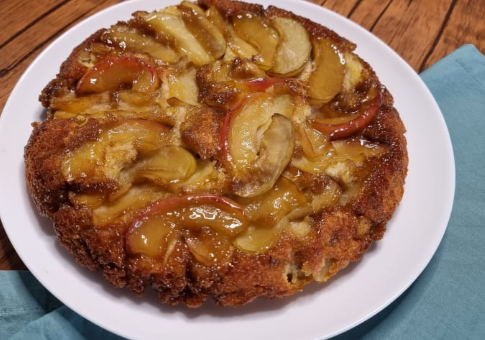 Torta de maçã com aveia de frigideira