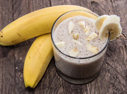 Vitamina de banana com creme de leite
