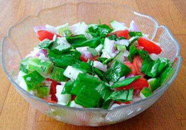 Salada de Pepino e Tomates-Cereja