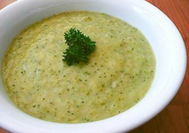 Sopa de Brócolis e Alho-Poró
