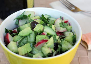 Salada de Rabanete e Abacate Picado