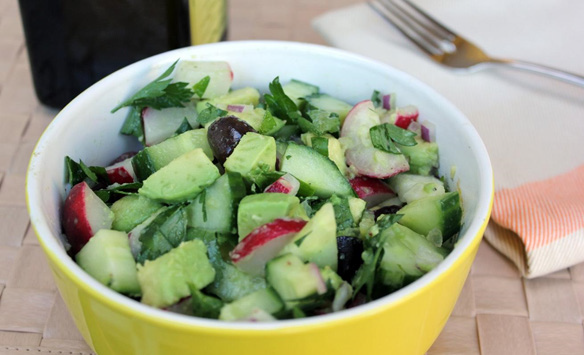 Salada de Rabanete e Abacate Picado