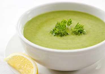 Sopa Verde com Gengibre e Limão